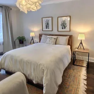 Guest house Du Survenant, Montreal