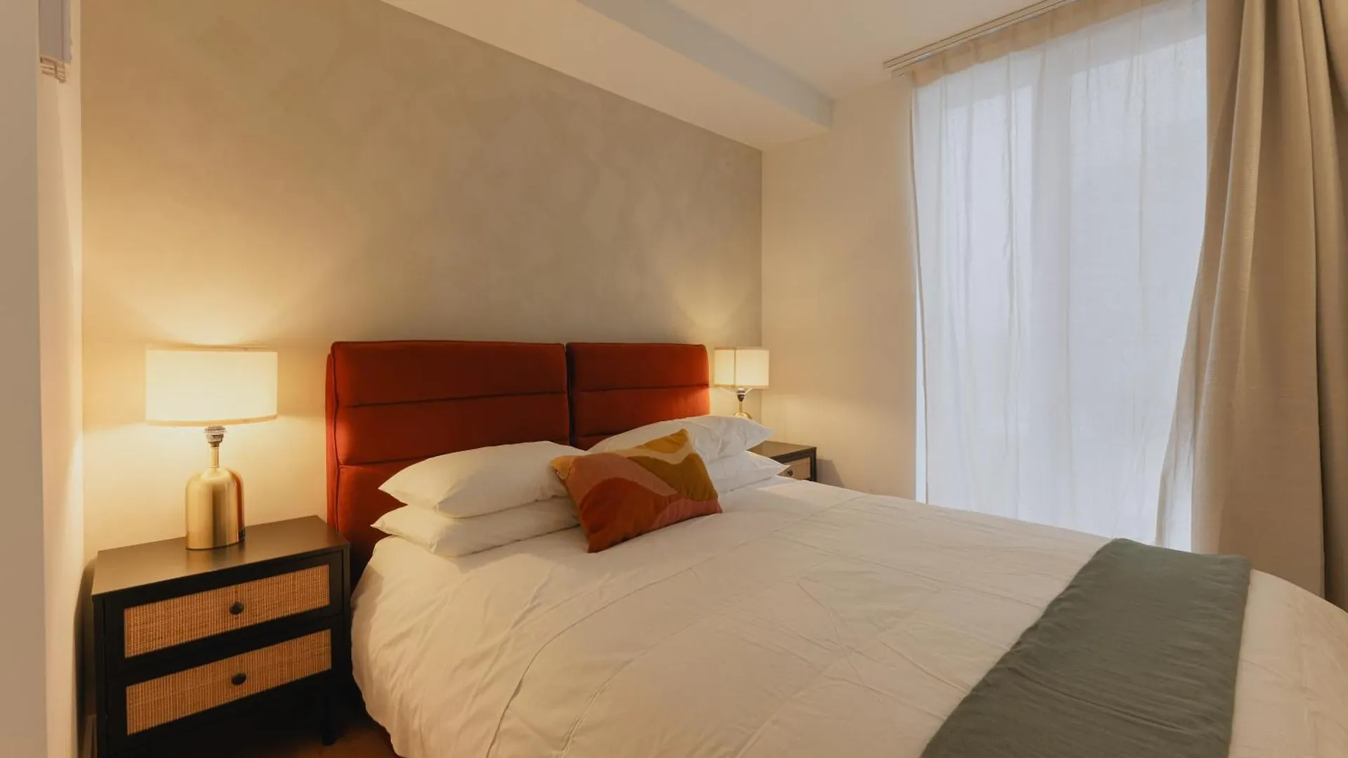 Rozenhaus Montreal Hotel