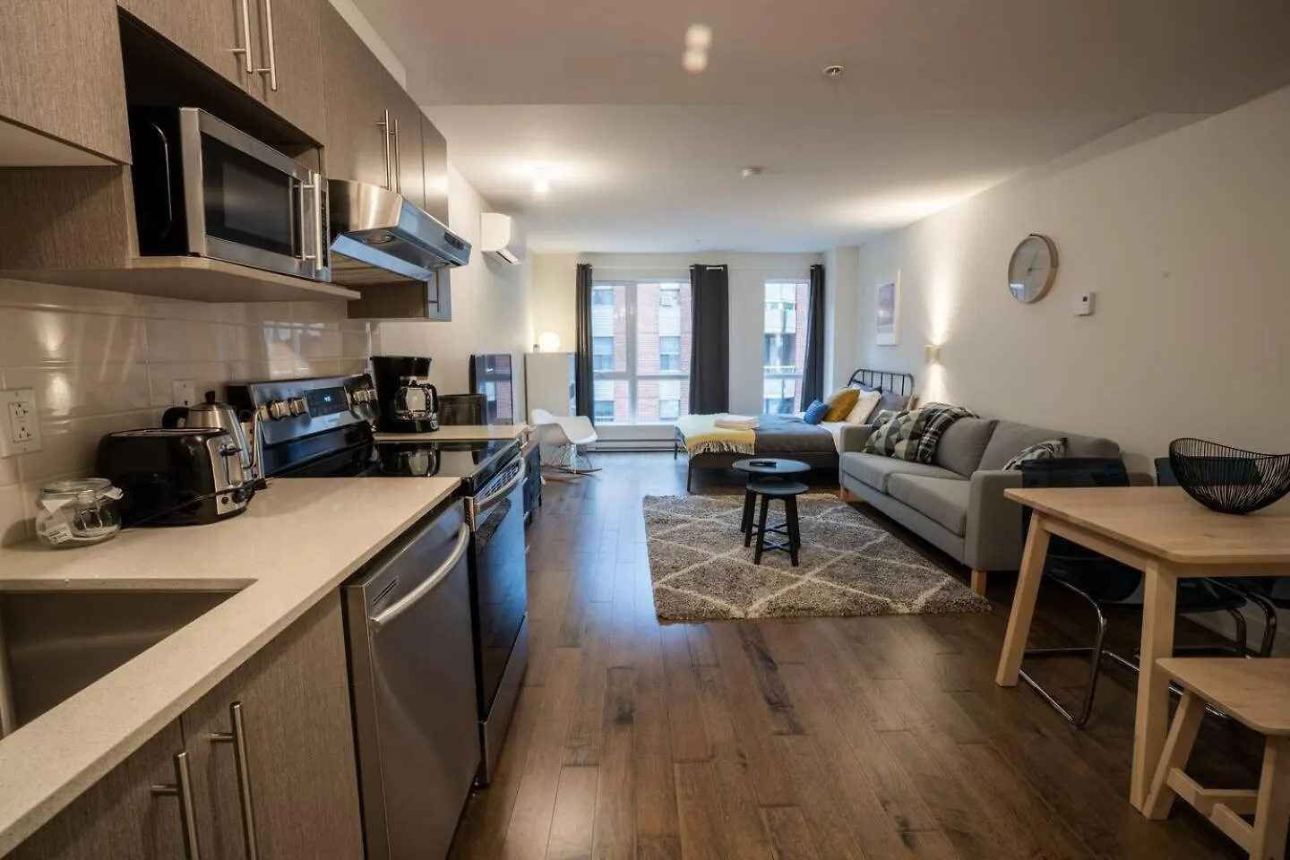 Rozenhaus Montreal Hotel