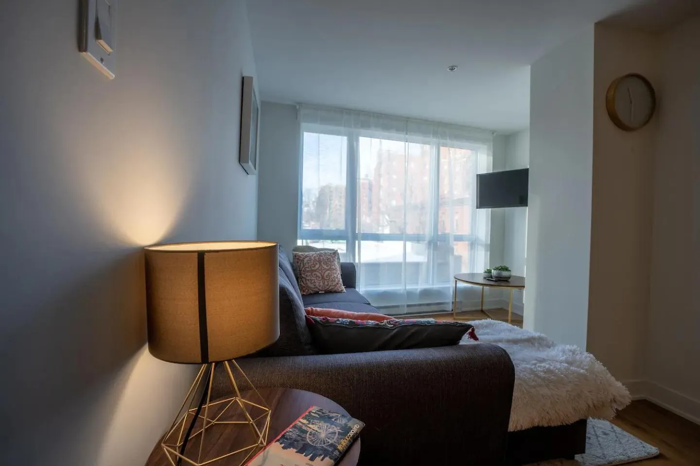 Rozenhaus Montreal Hotel 0*,