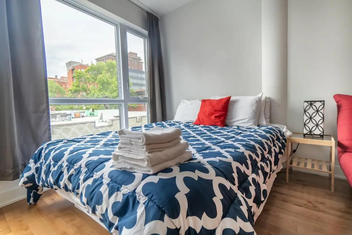 Rozenhaus Montreal Hotel 0*,