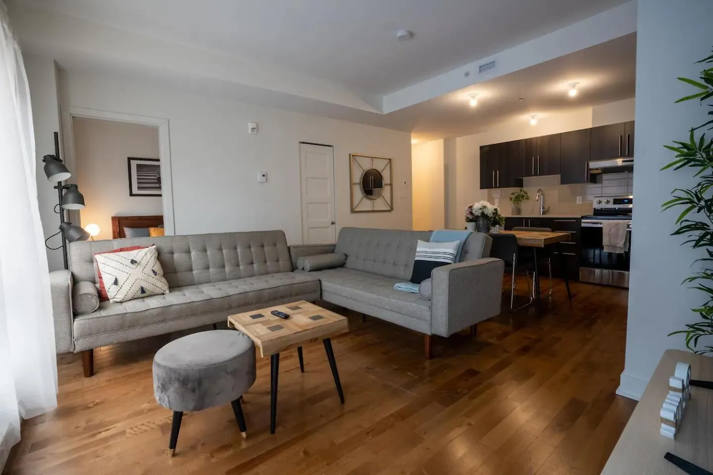 Aparthotel Rozenhaus Montreal Hotel